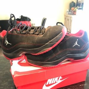 Used Jordan Team jump mans sz 10